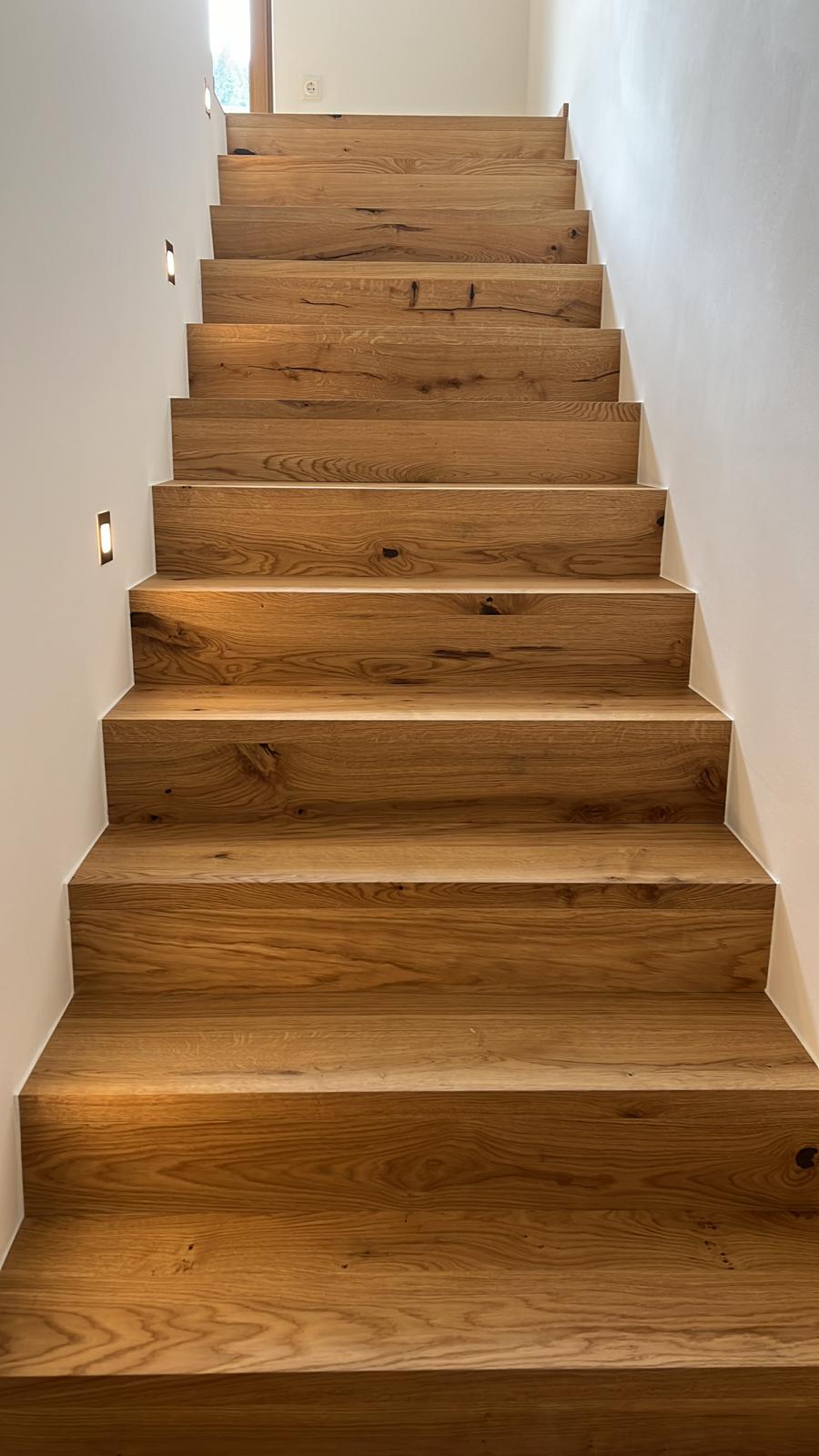 Eiche Treppe gerade Ansicht